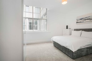 1 bedroom, iron/ironing board, internet, bed sheets