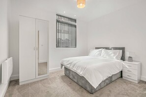 1 chambre, fer et planche à repasser, accès Internet, draps fournis