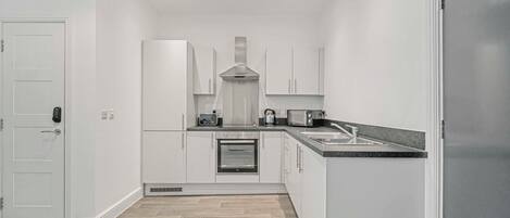 Fridge, microwave, oven, coffee/tea maker