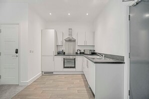 Fridge, microwave, oven, coffee/tea maker