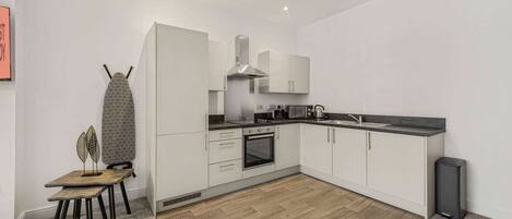 Fridge, microwave, oven, coffee/tea maker