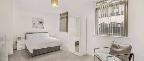 2 bedrooms, iron/ironing board, Internet, bed sheets
