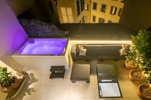Bain à remous extérieur