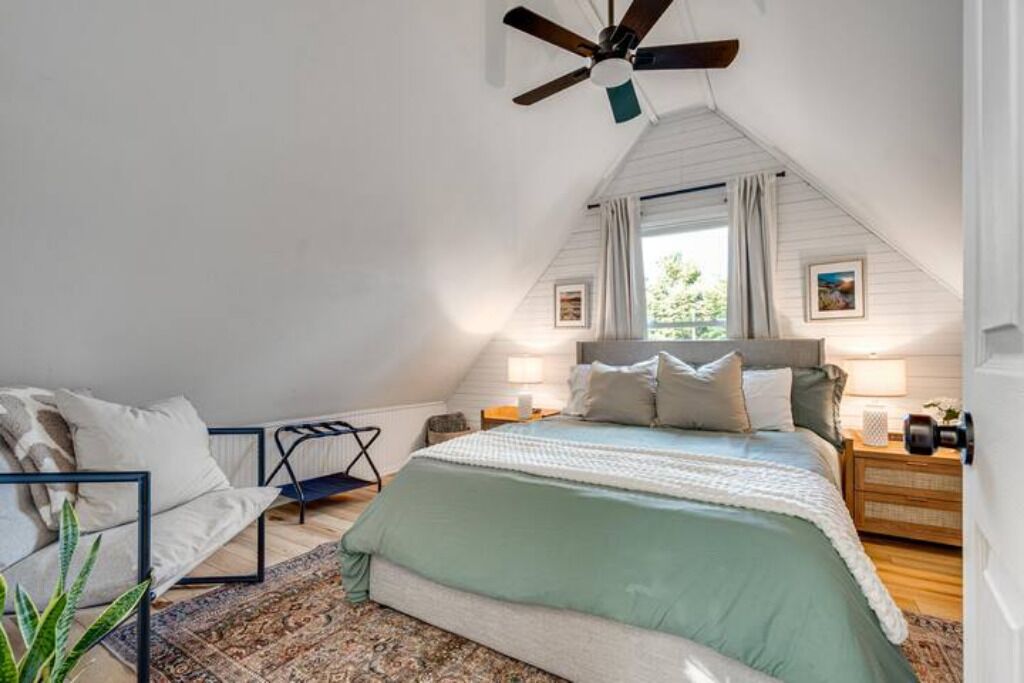 2 chambres, fer et planche à repasser, Wi-Fi gratuit, draps fournis