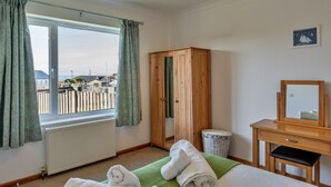 Unclassified image, 5 of 24, button - Maisonette in Marazion With St Michael's View (Marazion)