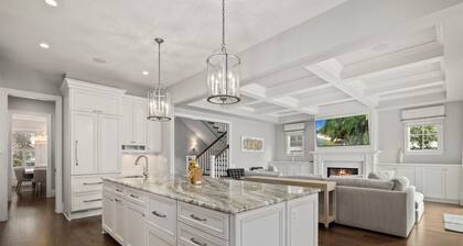 Luxury Clarendon House - w/ 8 Bedrooms, 6 Bathrooms - 21 guests