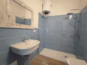 Room, 1 Bedroom, Smoking, Terrace | Bathroom - Room-l'appusentu in the Historical Cente (Castelsardo)