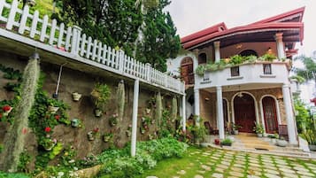 Mặt tiền nơi lưu trú