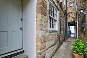 Apartment | Exterior - Maisonette in Whitby Near Whitby Abbey (Whitby)