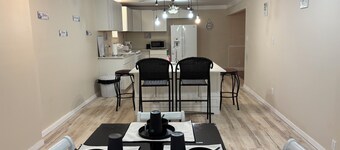 Spacious 4-bedroom house with AC, WiFi in charming Tuscaloosa