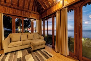 Suite, 2 habitaciones, vistas al mar, frente a la playa | Vistas desde la habitación