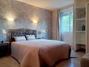 3 habitaciones, tabla de planchar con plancha y wifi gratis