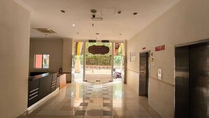 Reception - Capital O 91155 Suria Urban Escape (Taiping)