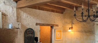 La LisiĂšre: Charmante maison en pierre avec jardin