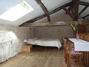 3 bedrooms, iron/ironing board, travel crib, WiFi