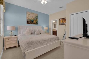 4 chambres, fer et planche à repasser, lit parapluie, Wi-Fi