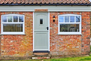 Cottage | Exterior - Cottage in Hemingby Near Lincolnshire Wolds (Horncastle)