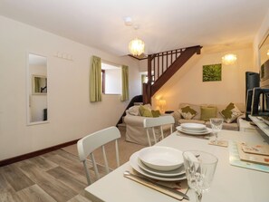 Dining - The Cottage at Rocklands Farm (Ross-on-Wye)