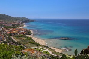 House, 5 Bedrooms, Smoking, Balcony | Beach