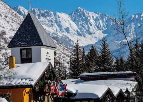 In the heart of Vail Village w/ outdoor pool! One block to slopes.