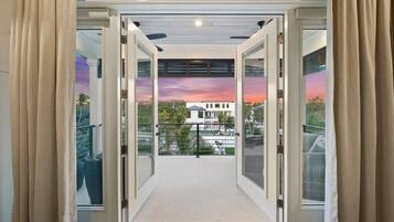 House, Accessible | 12 bedrooms, Internet