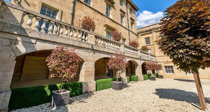 Finest Retreats is Delighted to Offer a Spacious and Character-filled Apartment