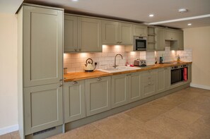 Cottage | Private kitchen | Highchair