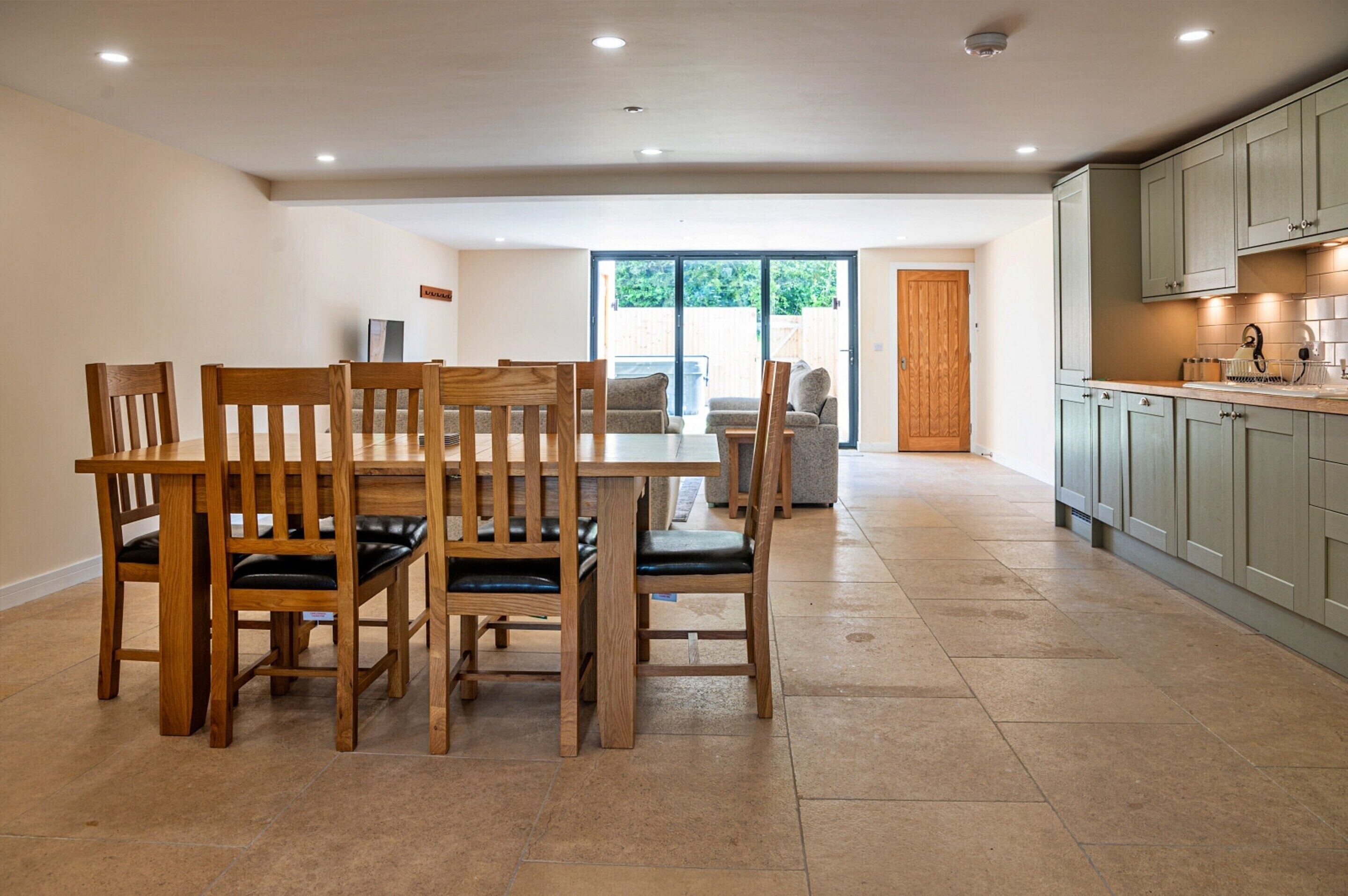 Cottage | Dining