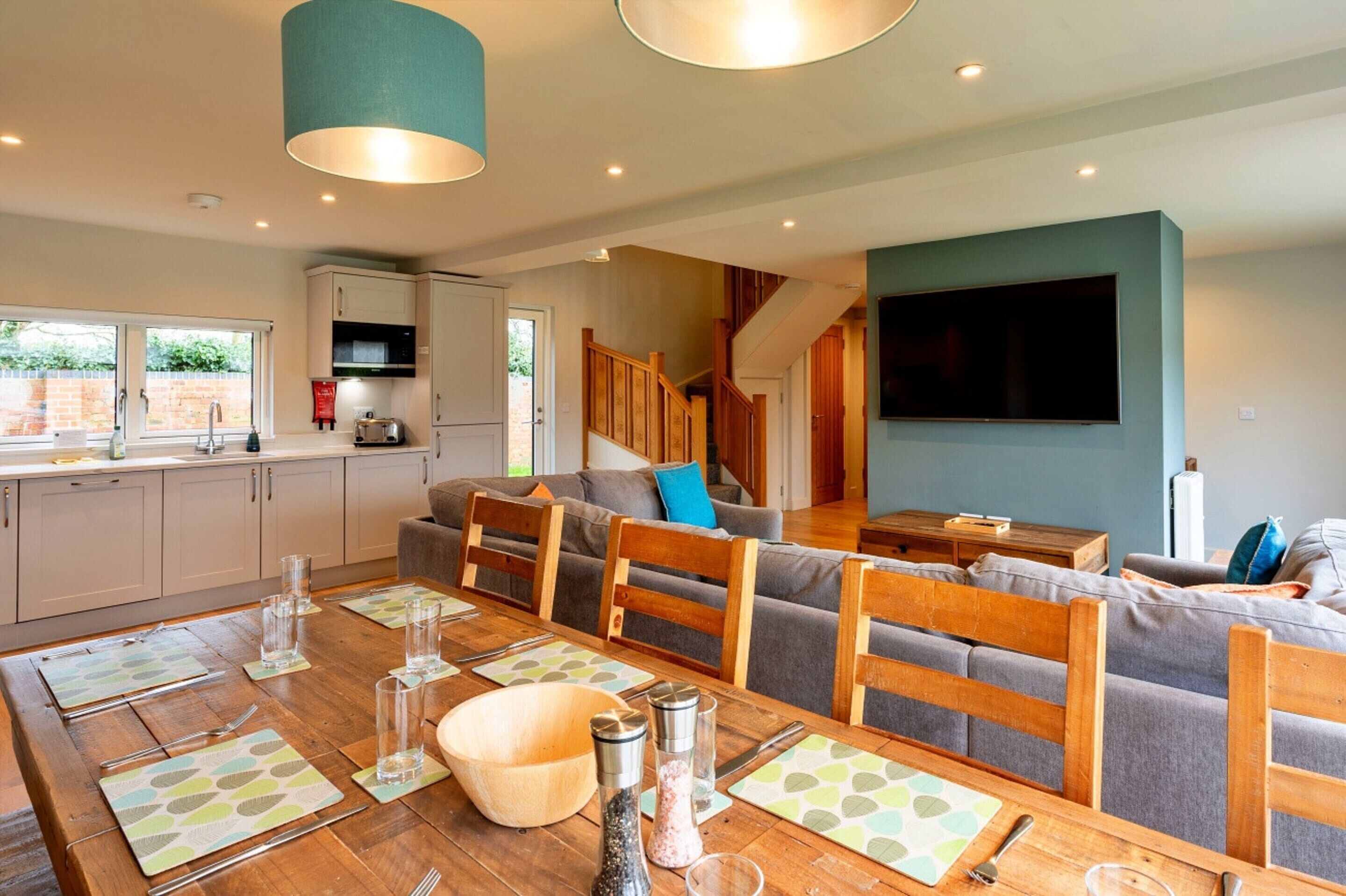 Cottage | Dining