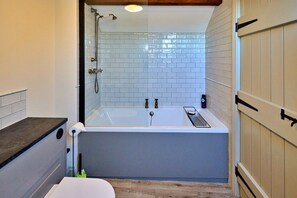 Cottage | Bathroom