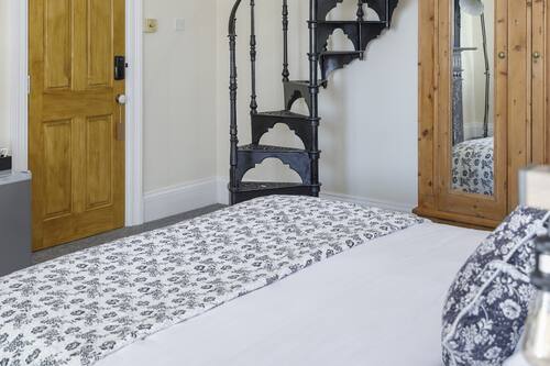 Apartment | 1 bedroom, iron/ironing board