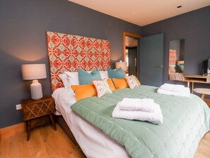 4 bedrooms, individually decorated, individually furnished, free WiFi