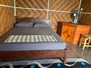 Family Room | Bed sheets - Hotel O Bakau Hijau Riverlodge & Campsite (Bedung)