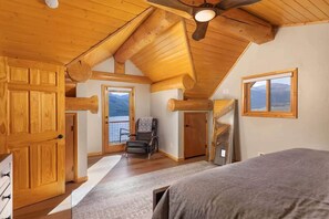 Desk, free WiFi, bed sheets - 4 BR Luxury Lakefront Cabin w/ Mtn Views (Lake County)