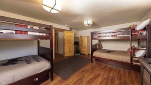 Desk, free WiFi, bed sheets - 4 BR Luxury Lakefront Cabin w/ Mtn Views (Lake County)