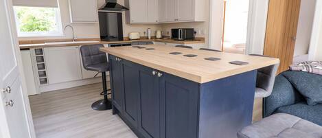 コテージ | 専用キッチン | 食器洗い機、調理器具と食器