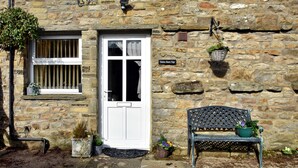 Unclassified image, 4 of 37, button - Cottage in Hawes Near Yorkshire Dales Trails (Hawes)