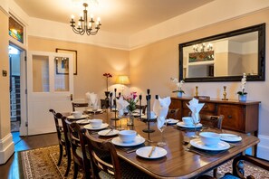 Cottage | Dining - Cottage in Cornwall by Helford River & Hot Tub (Helston)