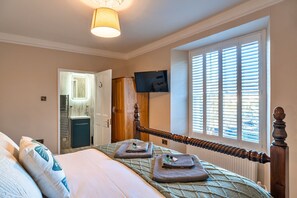 Cottage | 4 bedrooms, iron/ironing board - Cottage in Cornwall by Helford River & Hot Tub (Helston)