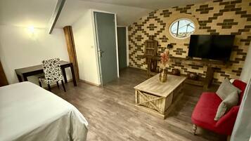 8 chambres, Wi-Fi, draps fournis