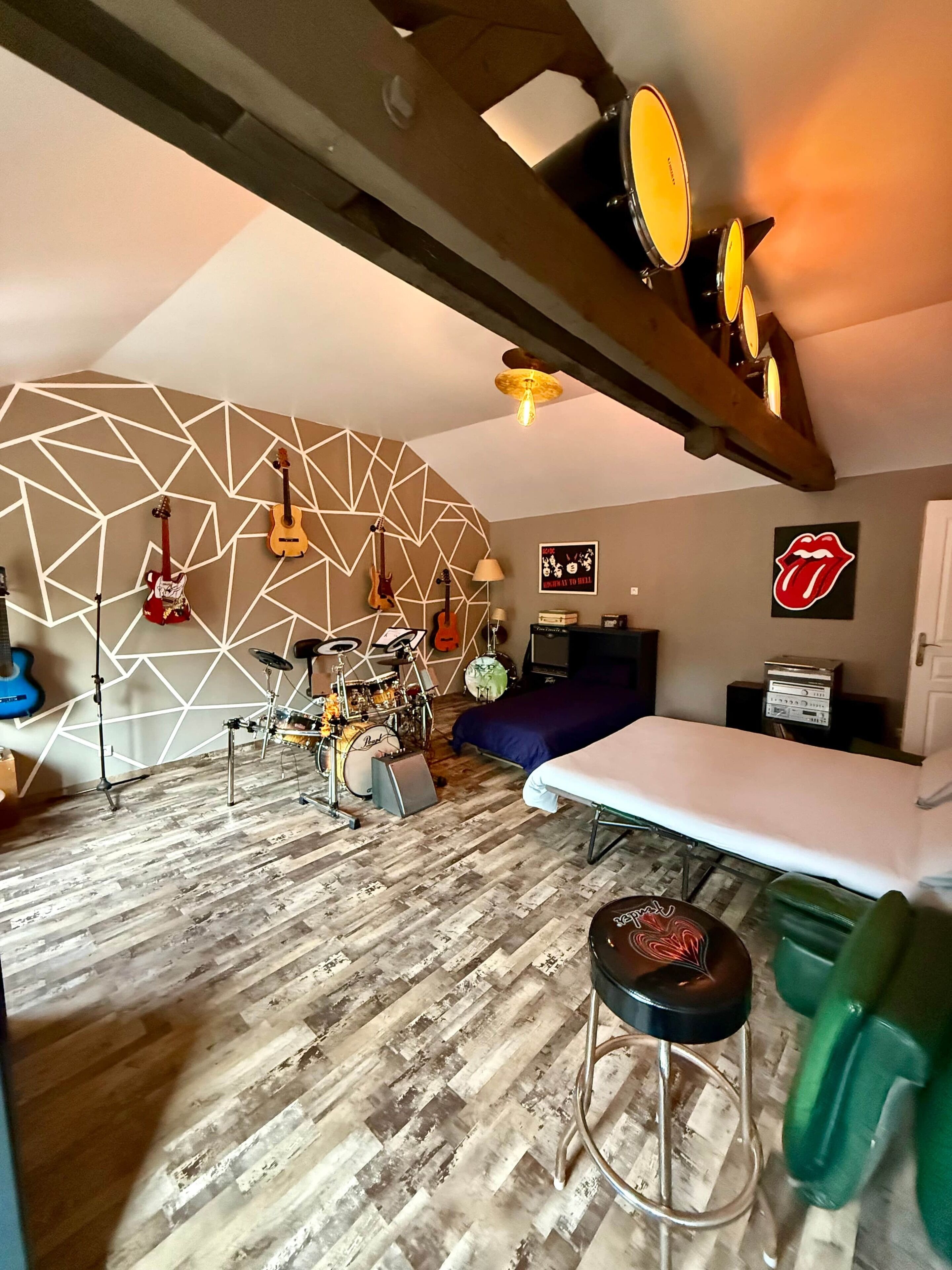 8 室のベッドルーム、WiFi、ベッドシーツ