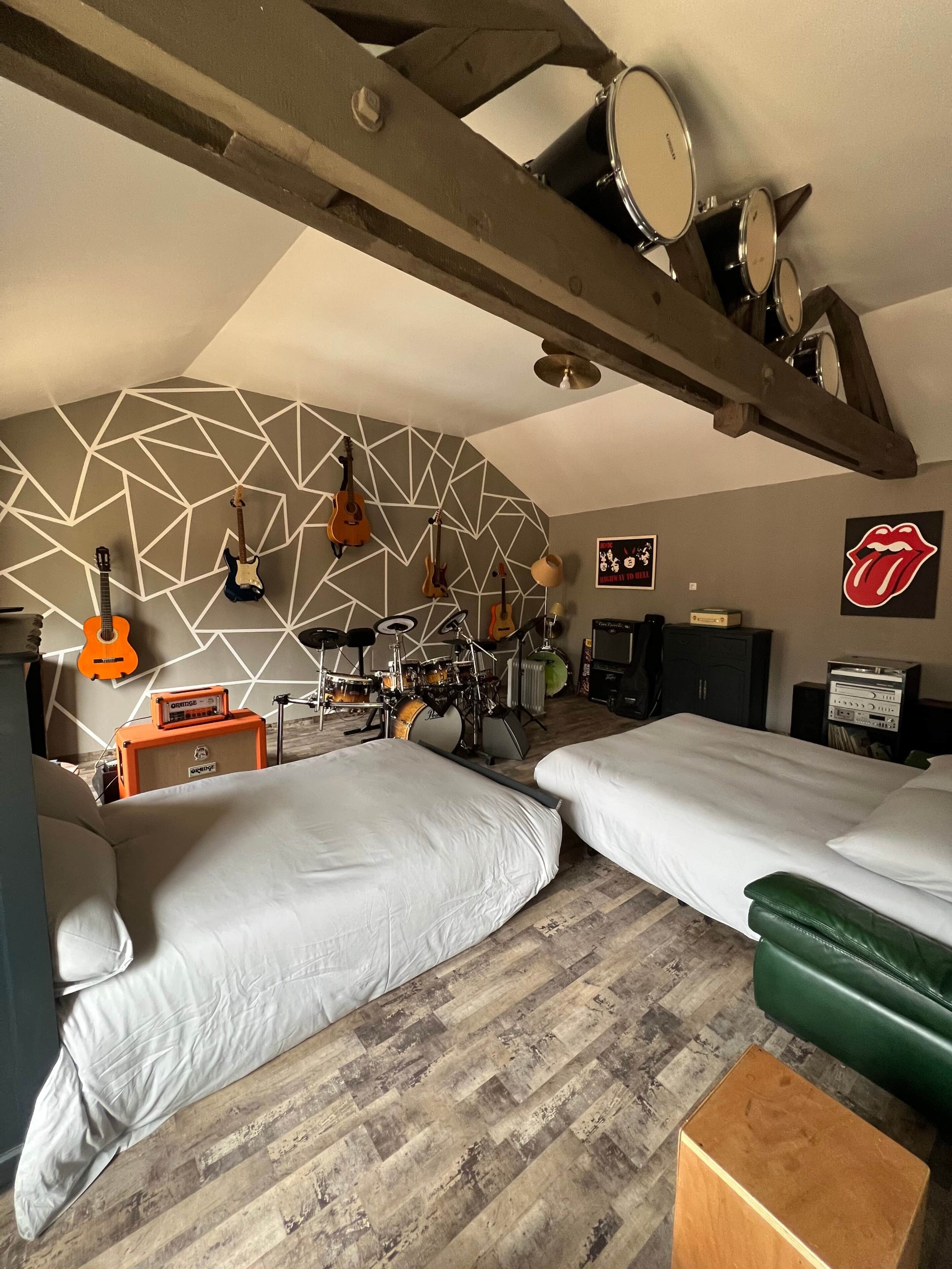 8 habitaciones, wifi y ropa de cama 