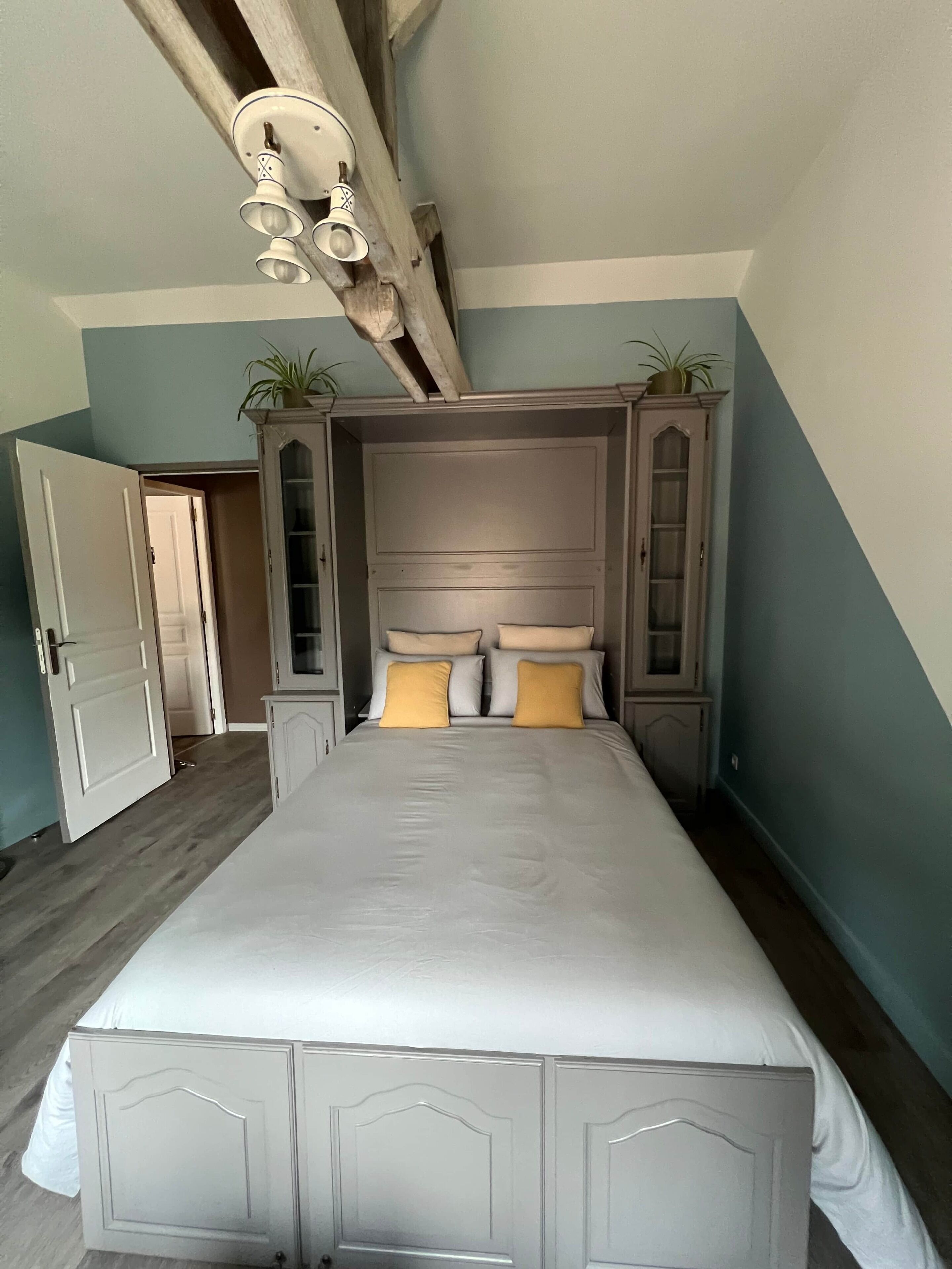 8 habitaciones, wifi y ropa de cama 