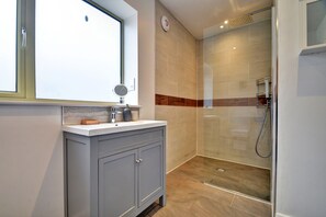 House | Bathroom