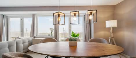 Apartment | Dining
