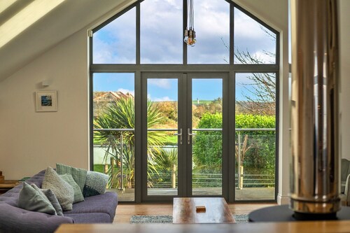 Cottage in Cornwall With Sea Views & BBQ