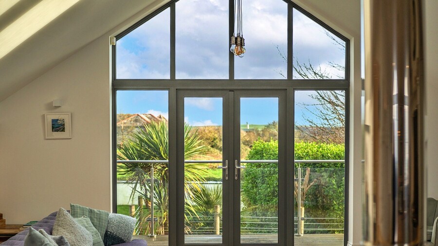 Cottage in Cornwall With Sea Views & BBQ