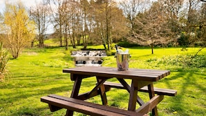 Exterior - Lodge in Thirsk With Scenic Trails & Spa (Thirsk)