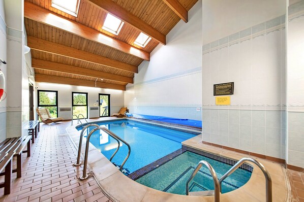 Íbúð | Laug | Útilaug