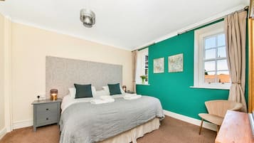 Apartment | 1 bedroom, iron/ironing board